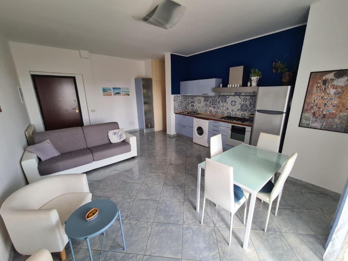 La Pioggia Nel Pineto Apartment Gaeta Bagian luar foto