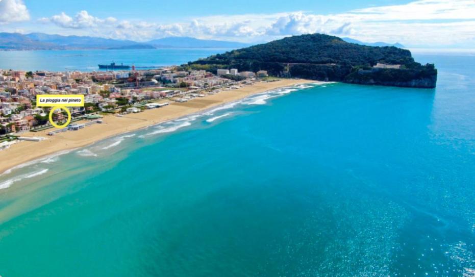 La Pioggia Nel Pineto Apartment Gaeta Bagian luar foto